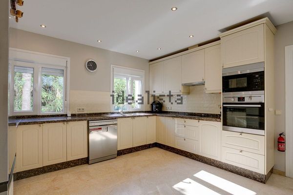 Detached house in Paraiso El, Paraiso-Barronal, Estepona — image 4