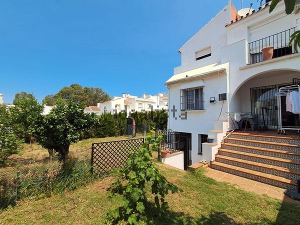 3-bedroom freehold villa in Estepona — photo 3 of 5