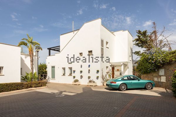 3-bedroom freehold villa in Marbella — photo 2 of 5