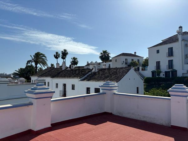 2-bedroom freehold villa in Marbella — photo 1 of 5