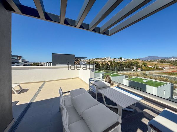 3-bedroom freehold villa in Estepona — photo 2 of 5