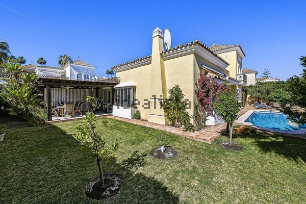 3-bedroom freehold villa in Marbella — photo 2 of 5