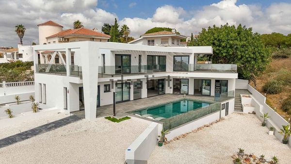 5-bedroom freehold villa in Mijas — photo 2 of 5