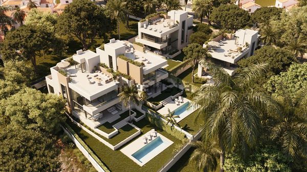 4-bedroom freehold villa in Marbella — photo 3 of 5
