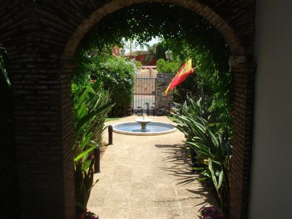 Detached house in Paseo de las Magnolias, Valdeolletas-Las Cancelas-Xarblanca, Marbella — image 5