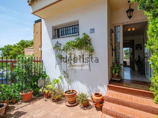 Semi-detached house in Calle Sidney, Altos de Estepona, Estepona — image 3
