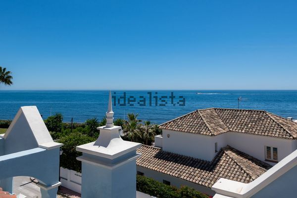 6-bedroom freehold villa in Marbella — photo 1 of 5