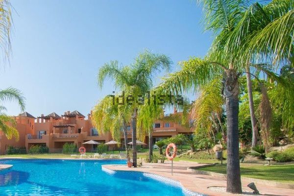 3-bedroom freehold villa in Benahavís — photo 1 of 5