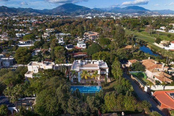 7-bedroom freehold villa in Estepona — photo 4 of 5