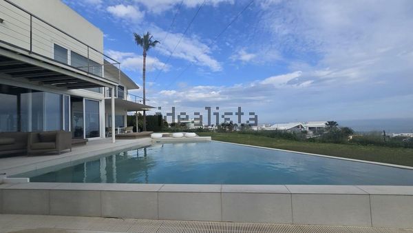4-bedroom freehold villa in Benalmádena — photo 3 of 5
