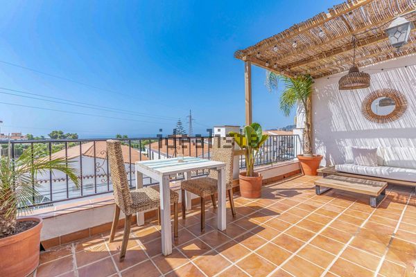 3-bedroom freehold villa in Nerja — photo 1 of 5