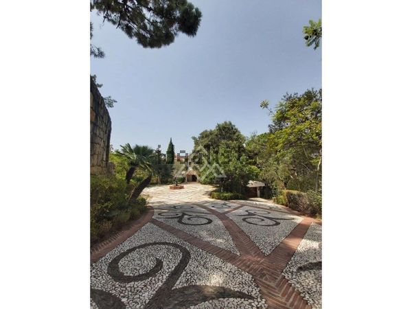 8-bedroom freehold villa in Benahavís — photo 4 of 5