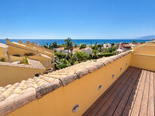 4-bedroom freehold villa in Marbella — photo 5 of 5