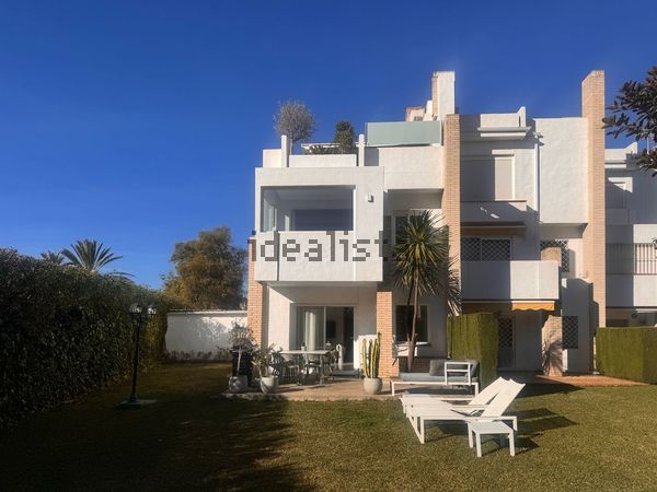 3-bedroom freehold villa in Marbella — photo 1 of 5