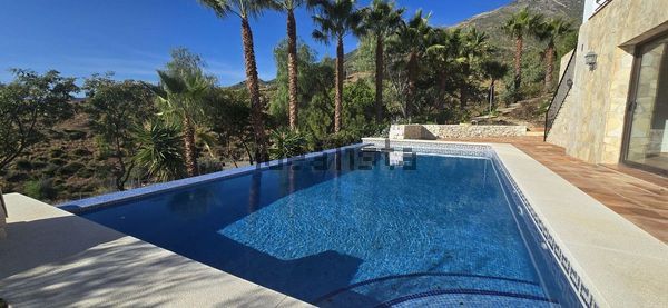 4-bedroom freehold villa in Mijas — photo 2 of 5