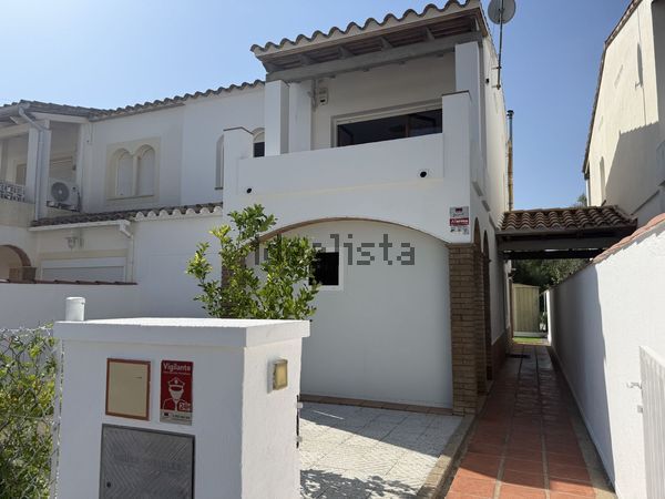 4-bedroom freehold villa in L'Escala — photo 1 of 5