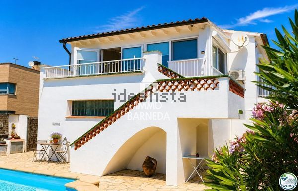 4-bedroom freehold villa in Roses — photo 1 of 5