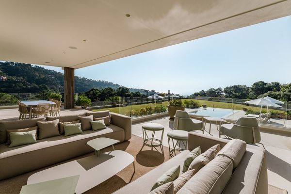 6-bedroom freehold villa in Benahavís — photo 2 of 5