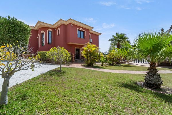 8-bedroom freehold villa in Benalmádena — photo 5 of 5