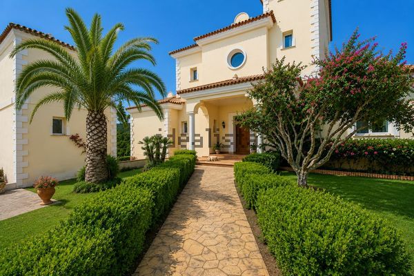 7-bedroom freehold villa in Estepona — photo 4 of 5