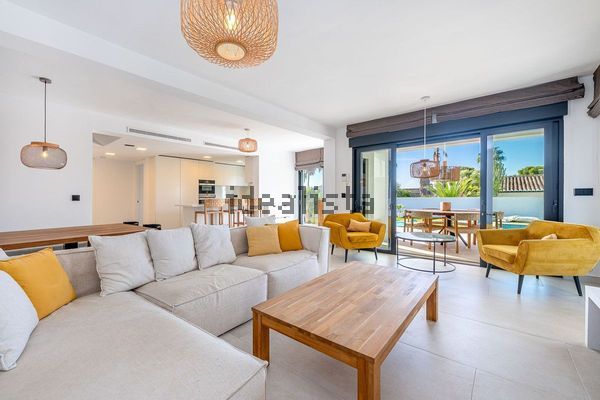 Detached house in Calle Granada, Sitio de Calahonda, Mijas — image 5