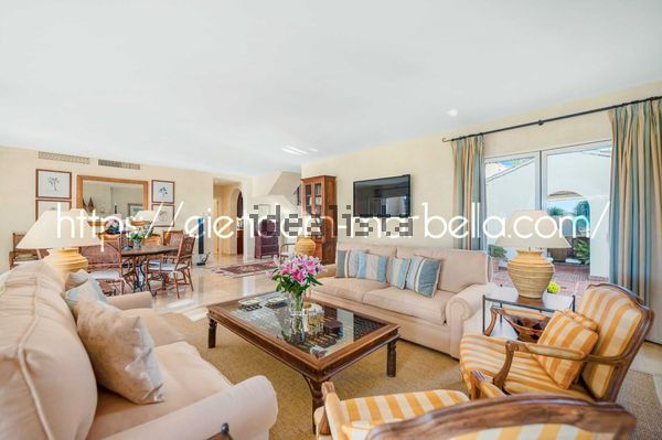 Detached house in Calle Magnolia, Santa María Golf, Marbella — image 3