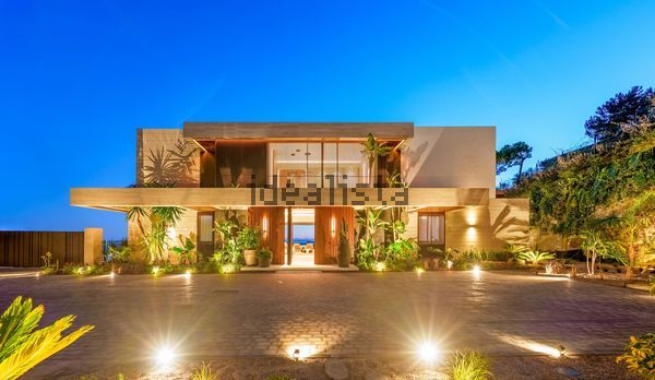6-bedroom freehold villa in Benahavís — photo 1 of 5