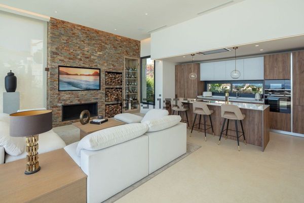 5-bedroom freehold villa in Marbella — photo 2 of 5