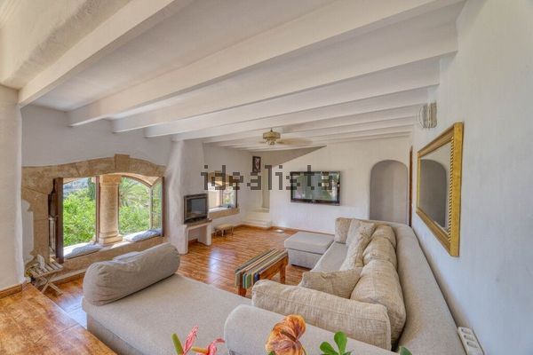 4-bedroom freehold villa in Calvià — photo 2 of 5