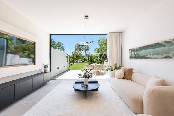 4-bedroom freehold villa in Marbella — photo 2 of 5