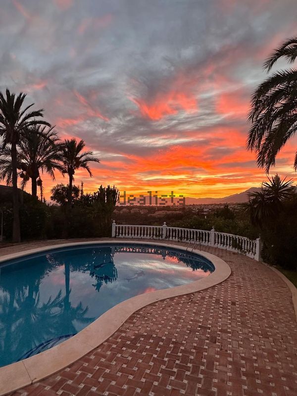 5-bedroom freehold villa in Marbella — photo 1 of 5