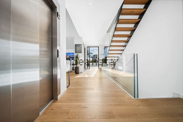 5-bedroom freehold villa in Marbella — photo 2 of 5
