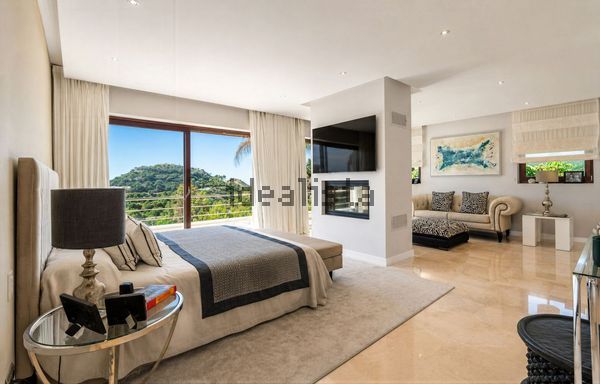 6-bedroom freehold villa in Benahavís — photo 4 of 5