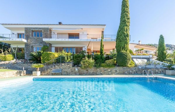 7-bedroom freehold villa in Roses — photo 1 of 5