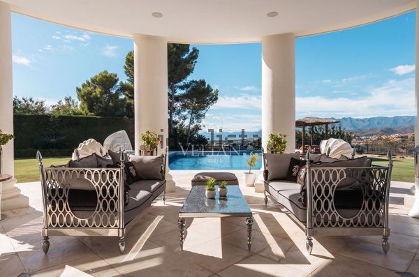 Detached house in Calle Italia, Green Hills - Las Cumbres de Elviria, Marbella — image 3