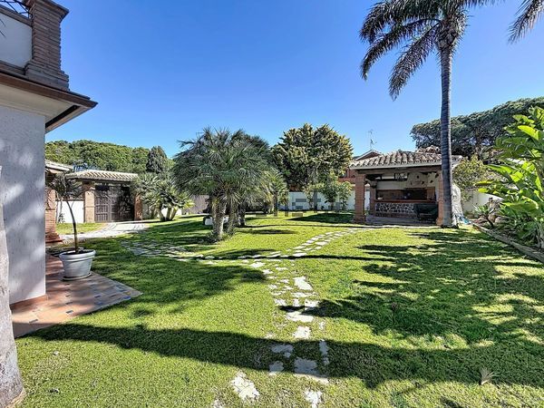 Detached house in Urbanizacion Presidente, Atalaya-Isdabe, Estepona — image 3