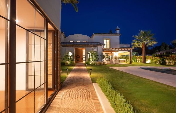 6-bedroom freehold villa in Estepona — photo 5 of 5