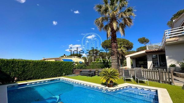 3-bedroom freehold villa in Sant Feliu de Guíxols — photo 2 of 5