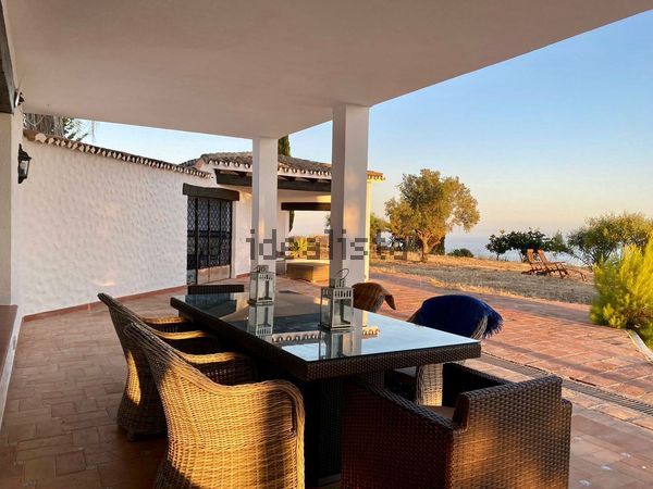 4-bedroom freehold villa in Marbella — photo 5 of 5