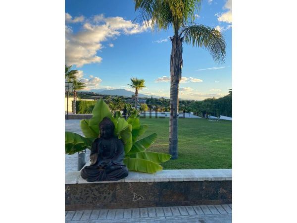 3-bedroom freehold villa in Estepona — photo 4 of 5