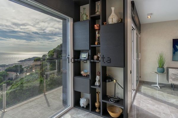 4-bedroom freehold villa in Lloret de Mar — photo 4 of 5