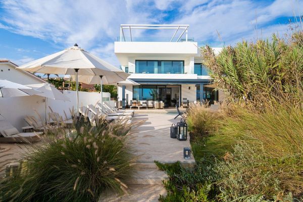 Detached house in Calle Berlin, Costabella, Marbella — image 3