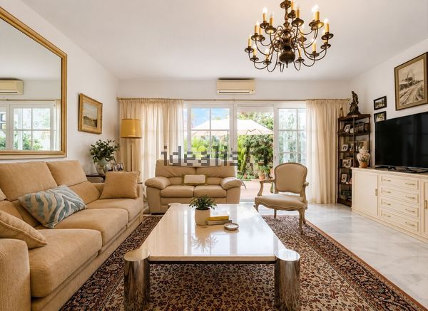 3-bedroom freehold villa in Estepona — photo 3 of 5