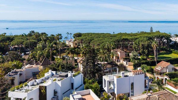 4-bedroom freehold villa in Marbella — photo 3 of 5