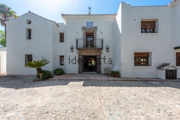 4-bedroom freehold villa in Estepona — photo 5 of 5