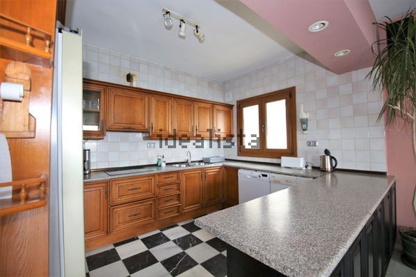 4-bedroom freehold villa in Estepona — photo 5 of 5