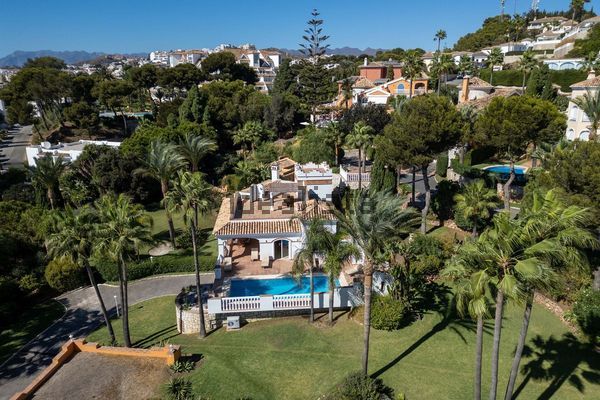 4-bedroom freehold villa in Mijas — photo 2 of 5