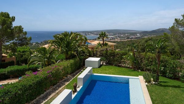 3-bedroom freehold villa in Calvià — photo 2 of 5