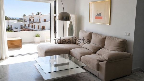 3-bedroom freehold villa in Estepona — photo 2 of 5