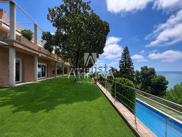 6-bedroom freehold villa in Blanes — photo 1 of 5